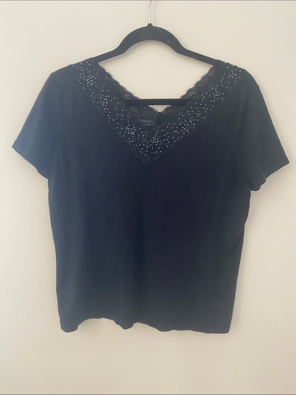 Kate Hill Black Short-Sleeve V-Neck Top with Lace Bead Trim Silk Cotton Cashmere